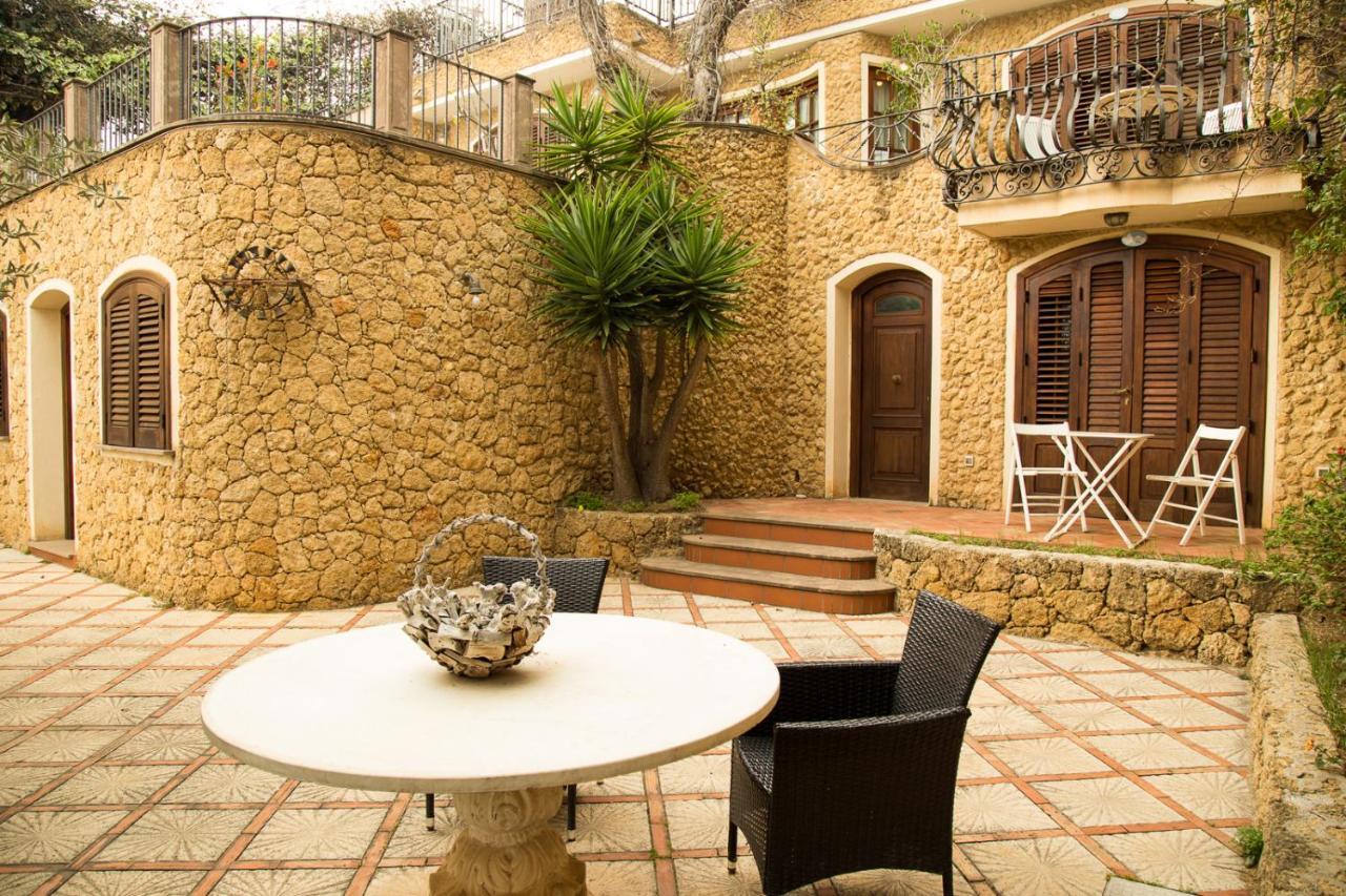 Bed and Breakfast Residenza Terrazze Sul Mare Santa Flavia Exterior foto